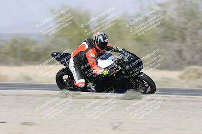 media/Dec-01-2025-Moto Forza (Mon) [[2daa91e15f]]/3-Beginner Group/Session 2 (Turn 7 Inside Pans)/